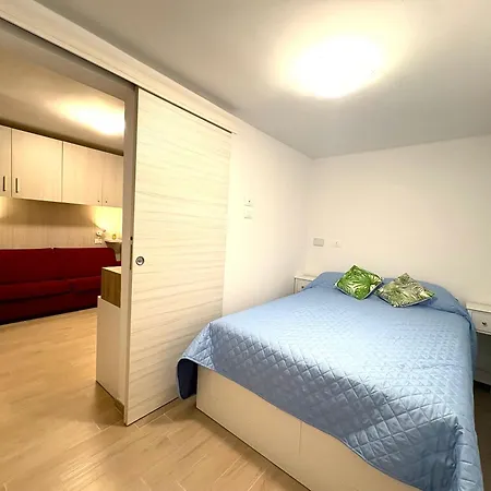 Διαμέρισμα Hostdomus - Lizzie's House *